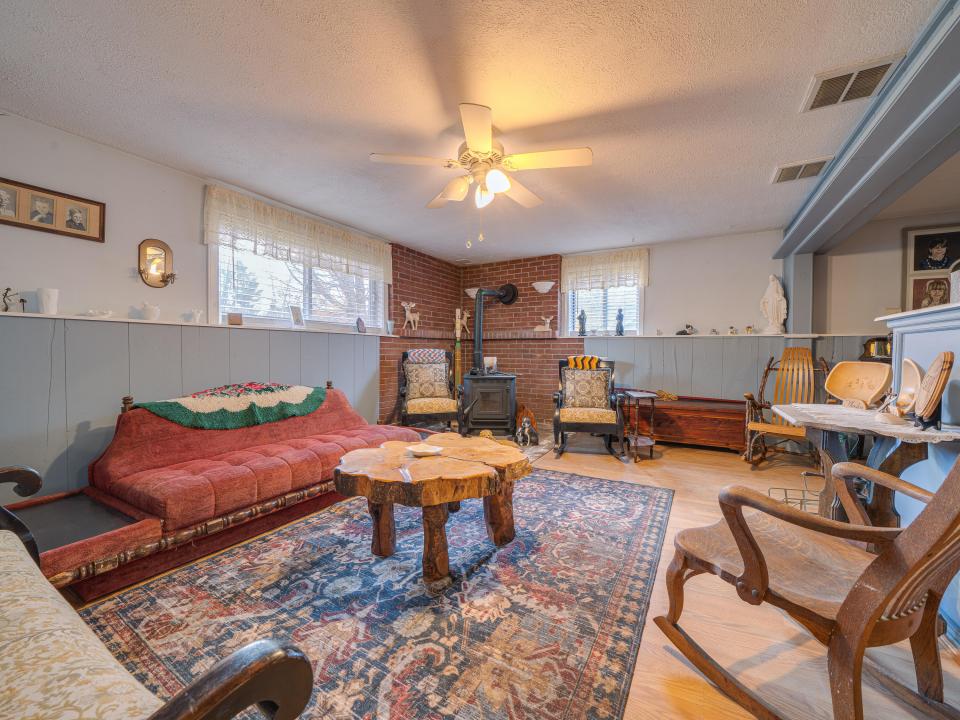 15 East Rounds St-55