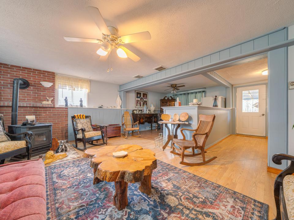 15 East Rounds St-56