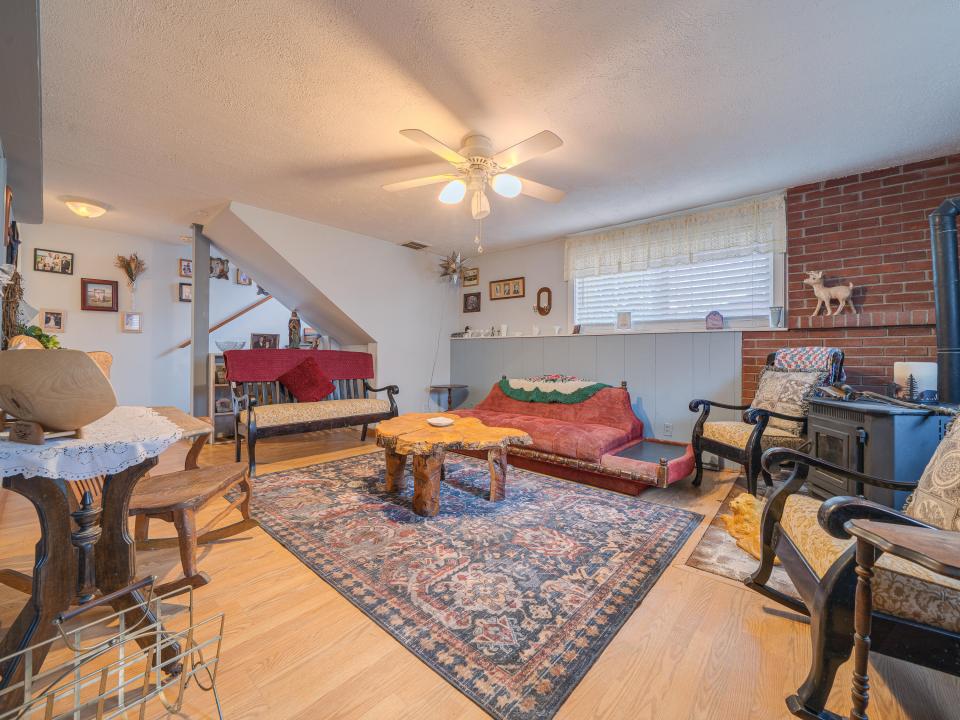 15 East Rounds St-58