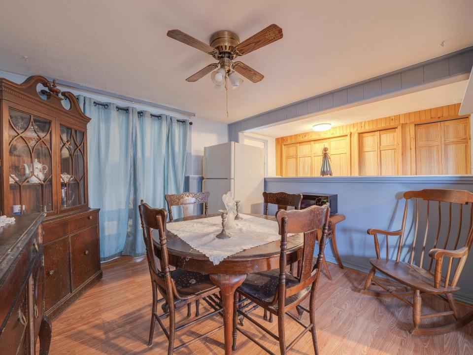 15 East Rounds St-60