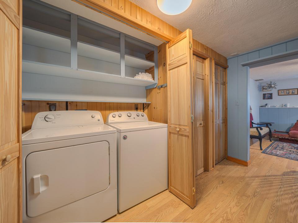 15 East Rounds St-62