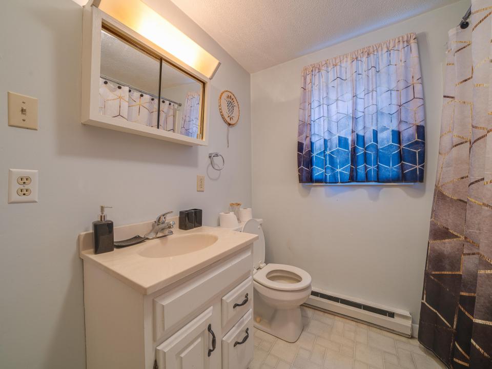 15 East Rounds St-67