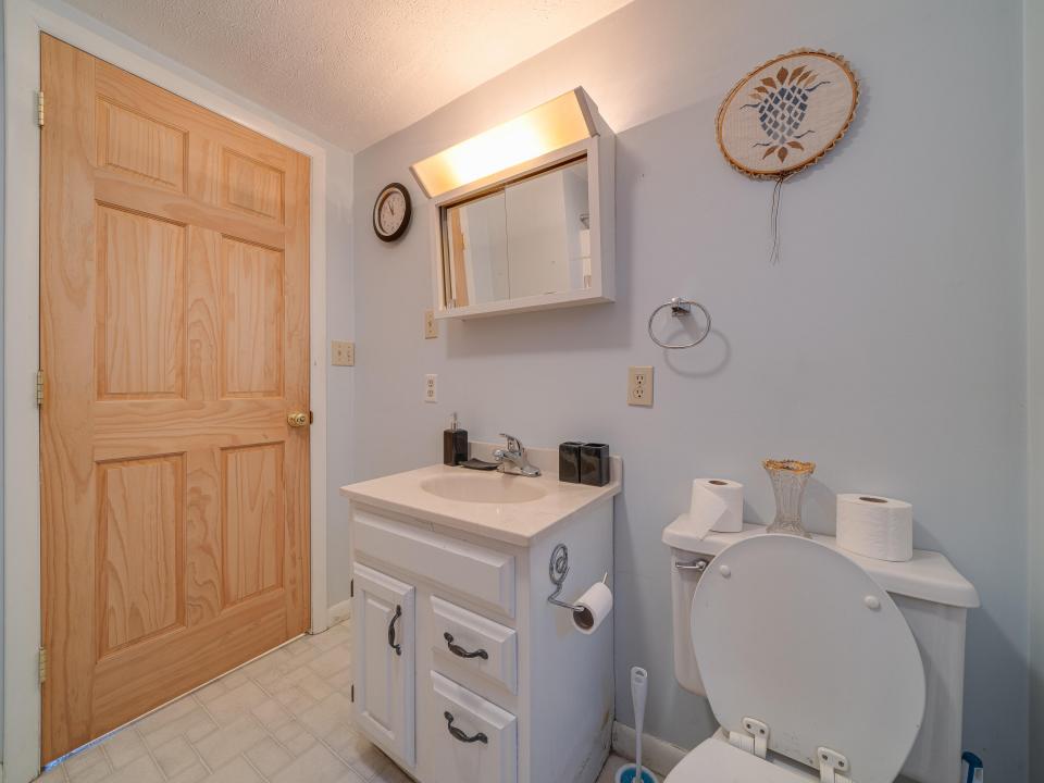 15 East Rounds St-68