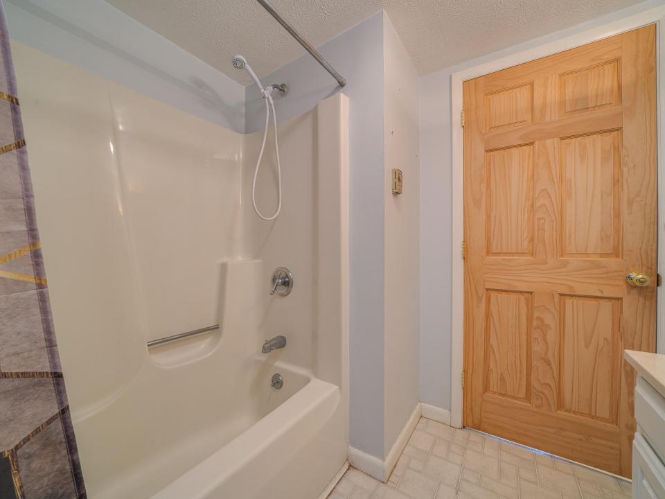 15 East Rounds St-69