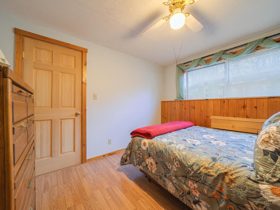 15 East Rounds St-72