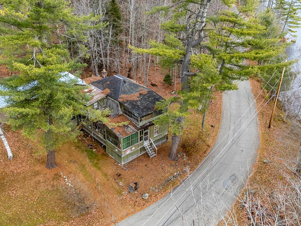 SaranacLakeHomeOnForestHillAve_A_Exterio