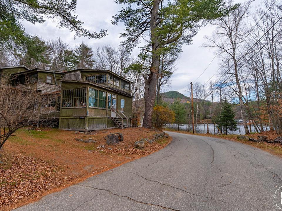 SaranacLakeHomeOnForestHillAve_Exterior_