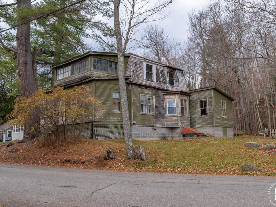 SaranacLakeHomeOnForestHillAve_Exterior_