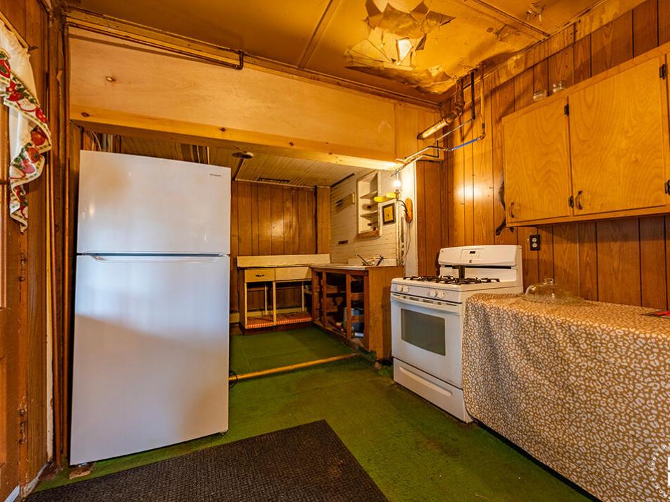 SaranacLakeHomeOnForestHillAve_MH_Kitche