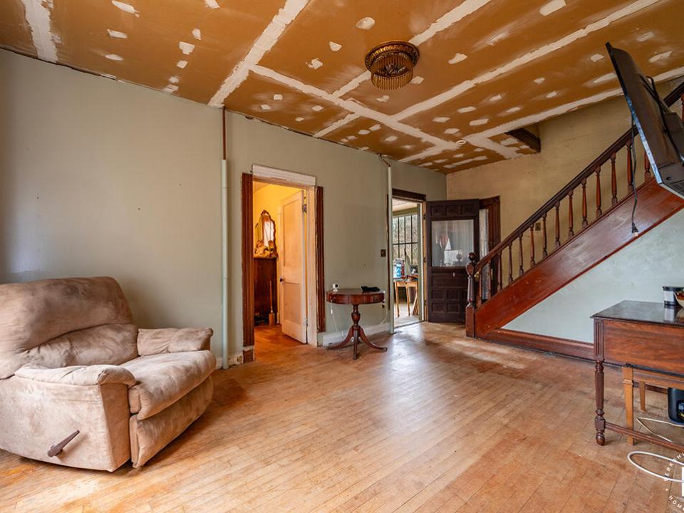 SaranacLakeHomeOnForestHillAve_MH_LR_L