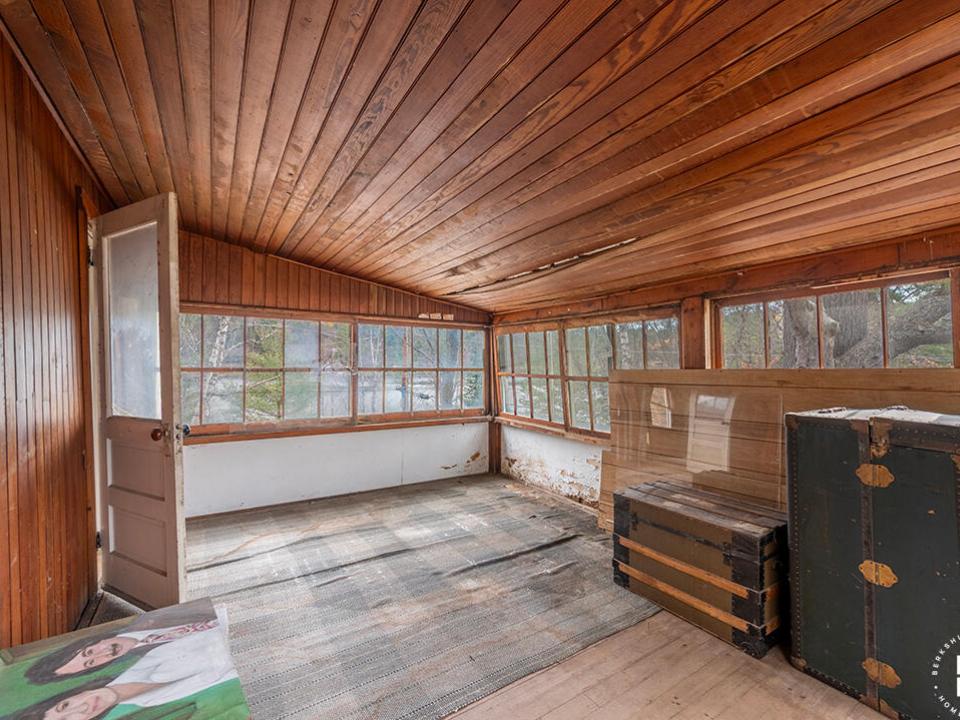 SaranacLakeHomeOnForestHillAve_MH_Sunpor