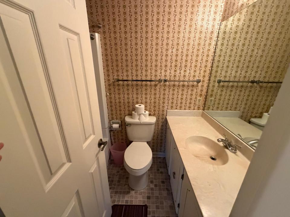 74 Cogan Ave bath 2
