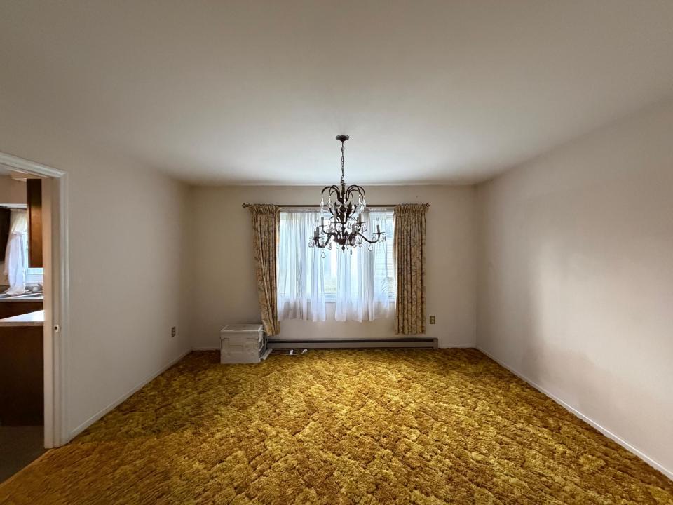 74 Cogan Ave Dinignroom