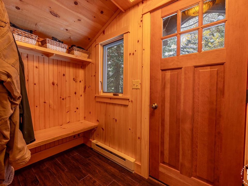 LakePlacidCottageOnChipmunk_Mudroom