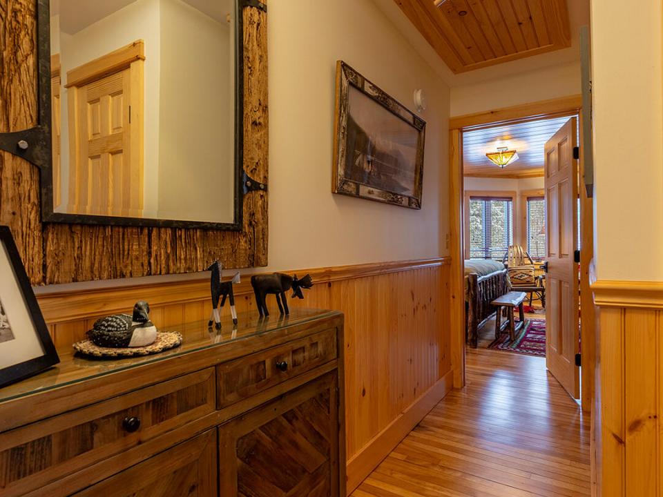 LakePlacidCottageOnChipmunk_Landing