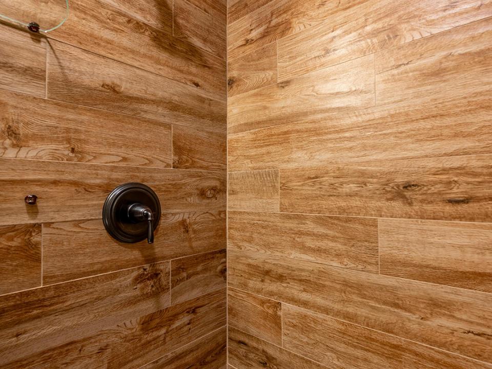 LakePlacidCottageOnChipmunk_Bathroom2_Sh