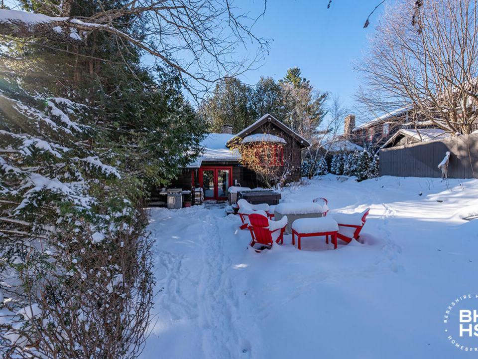 LakePlacidCottageOnChipmunk_Exterior_Bac
