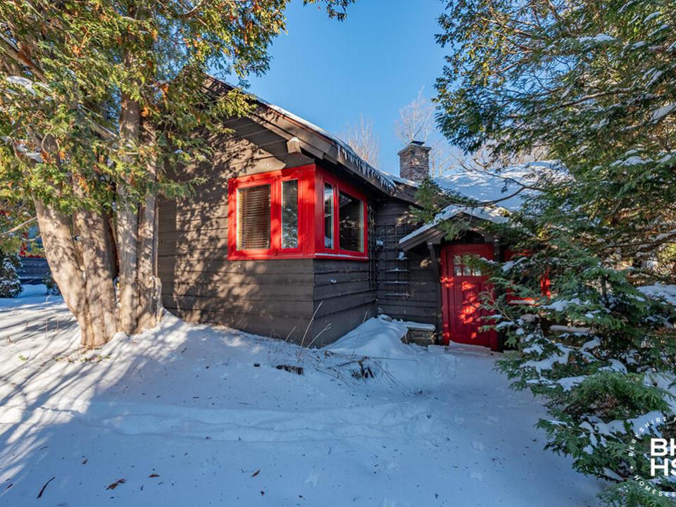 LakePlacidCottageOnChipmunk