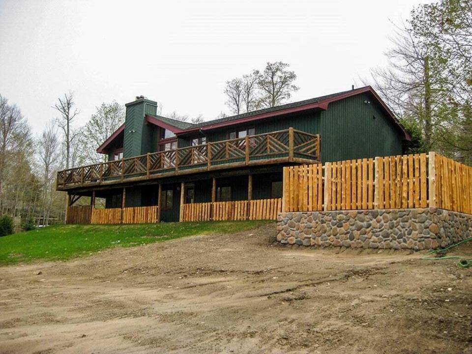 Exterior_Summer_Front