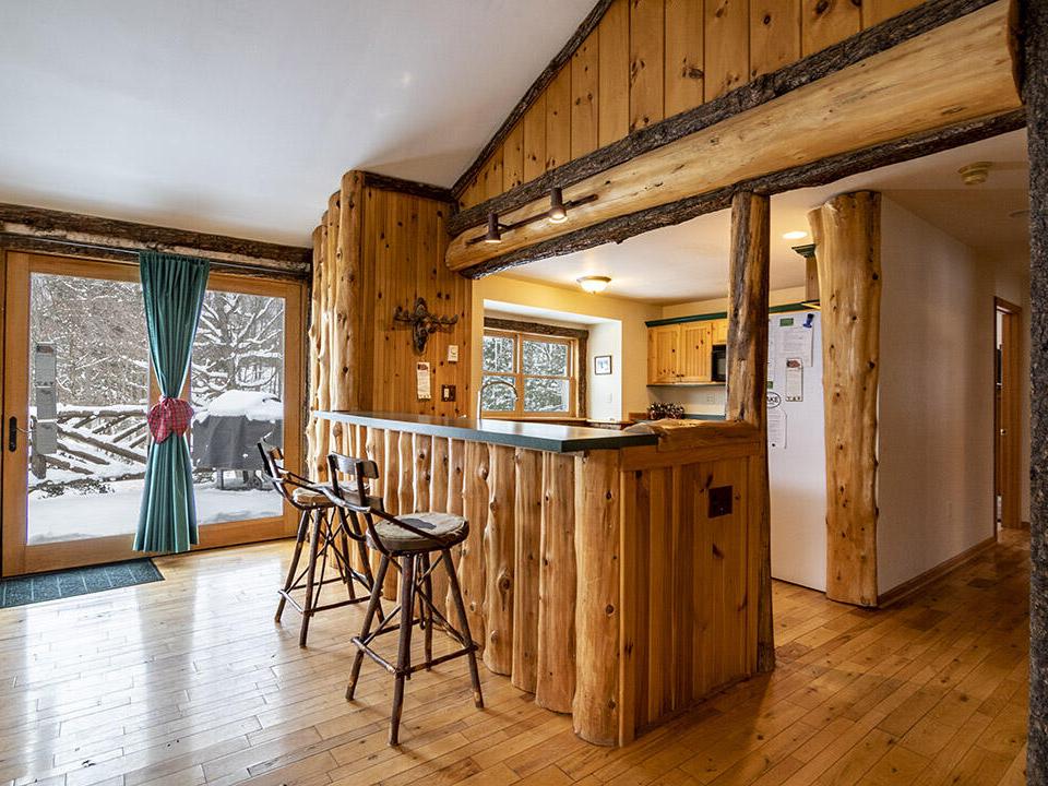 Kitchen_BreakfastBar