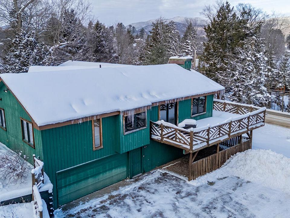 SleepyBearLodge_Winter_A_Exterior_R