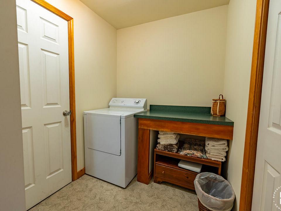 SleepyBearLodge_Winter_Laundry_MainLevel