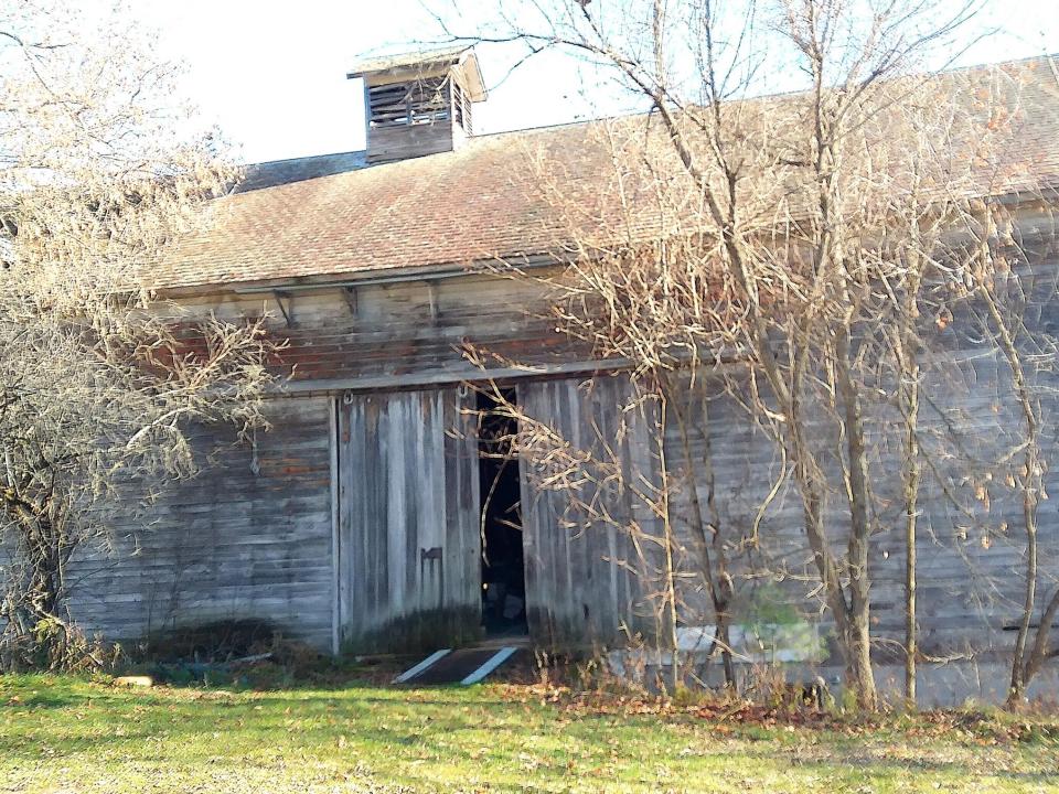 Barn outside1