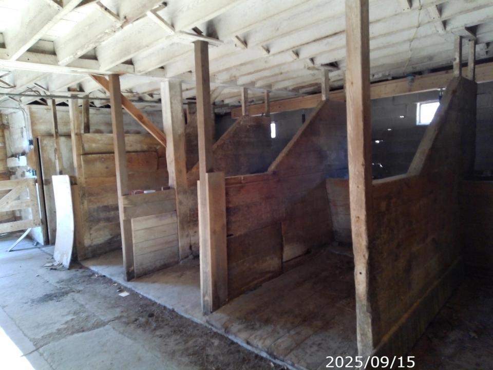 Barn Stalls1