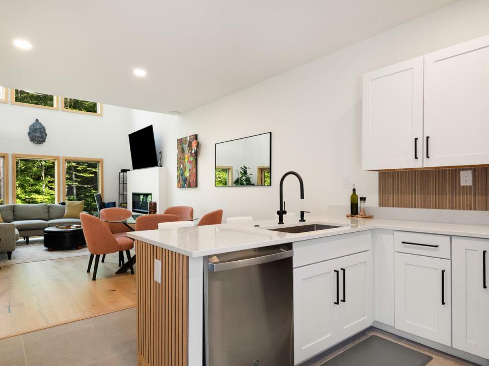 28-Bowman-Lane-Unit-7-Wilmington-NY-1299