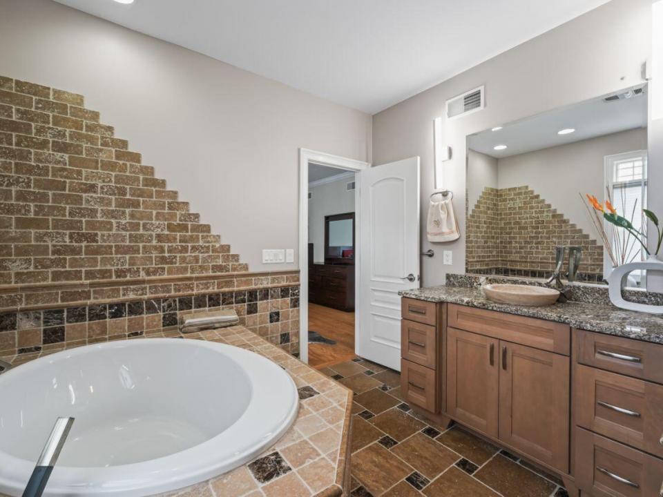 2085 Weast Road (35)