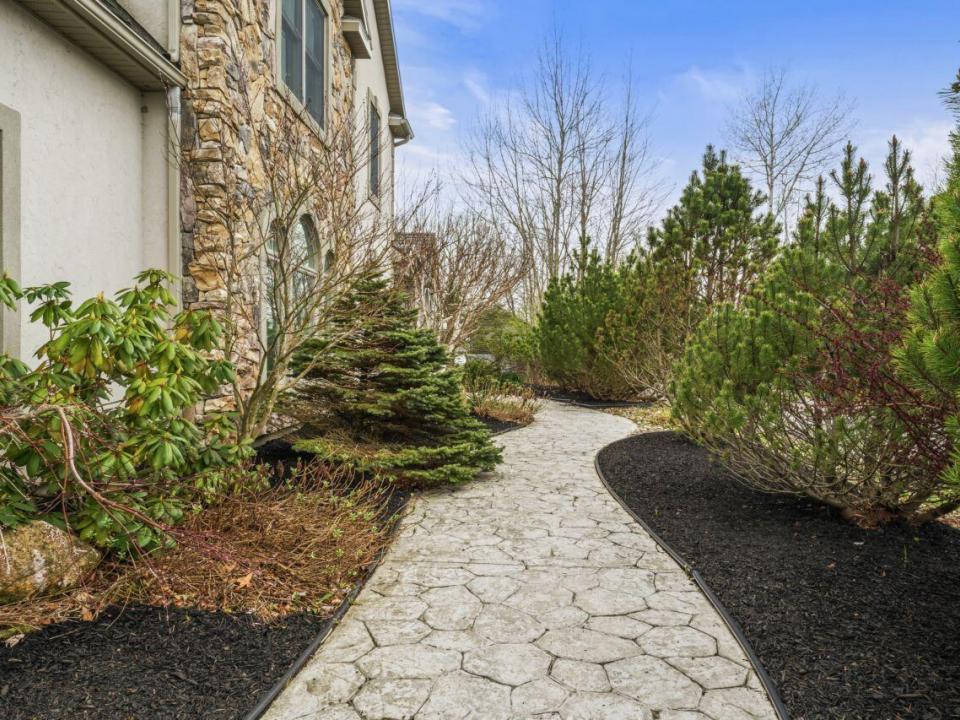 2085 Weast Road (62)