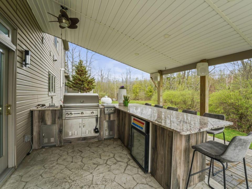 2085 Weast Road (68)