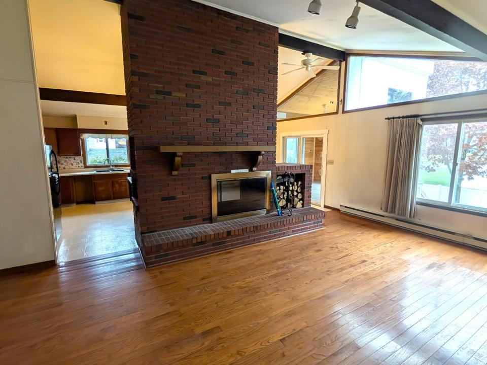 eDouble sided Fireplace