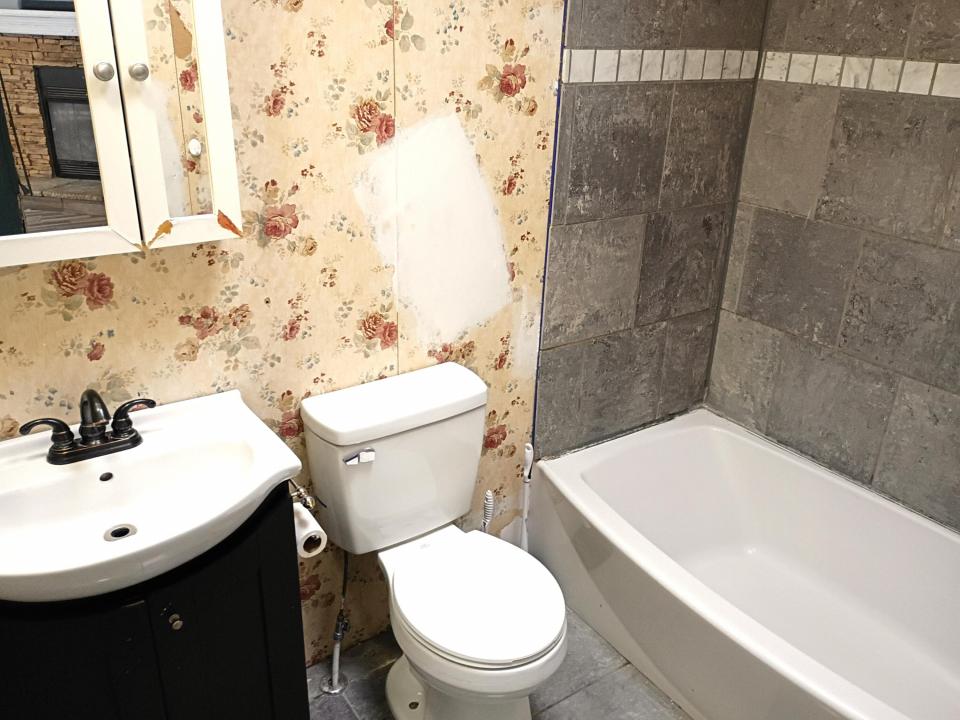 1624 County Route 10 bath