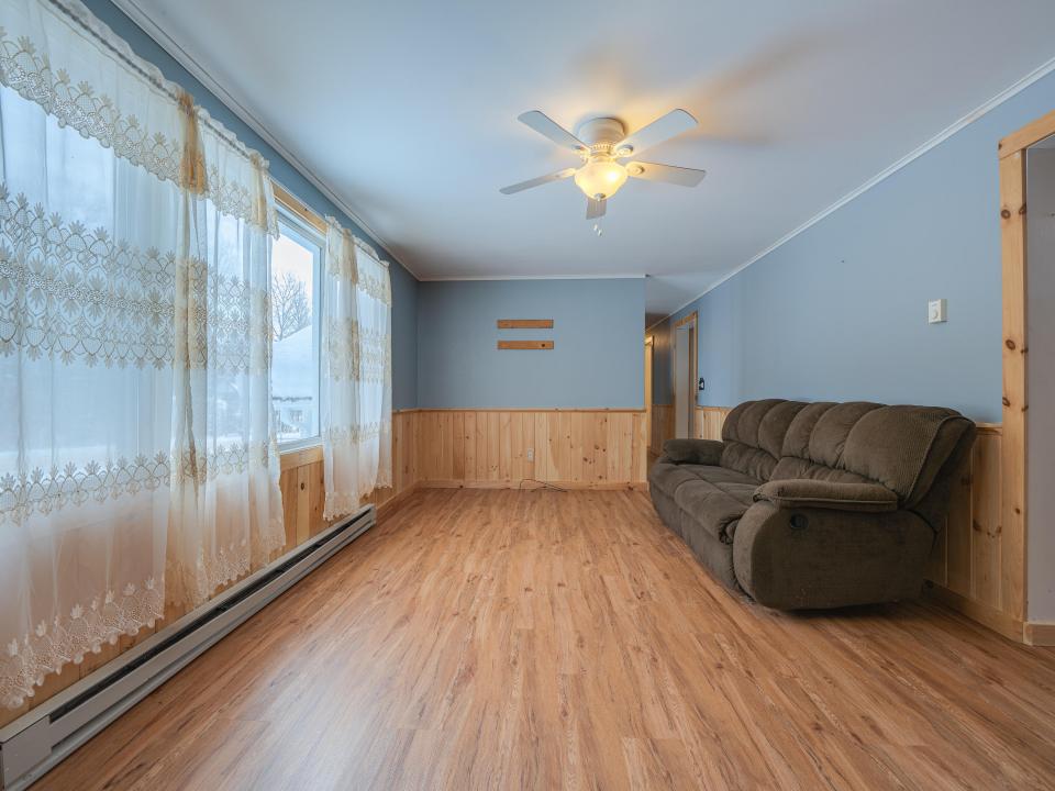 80 Sunset Ave-50