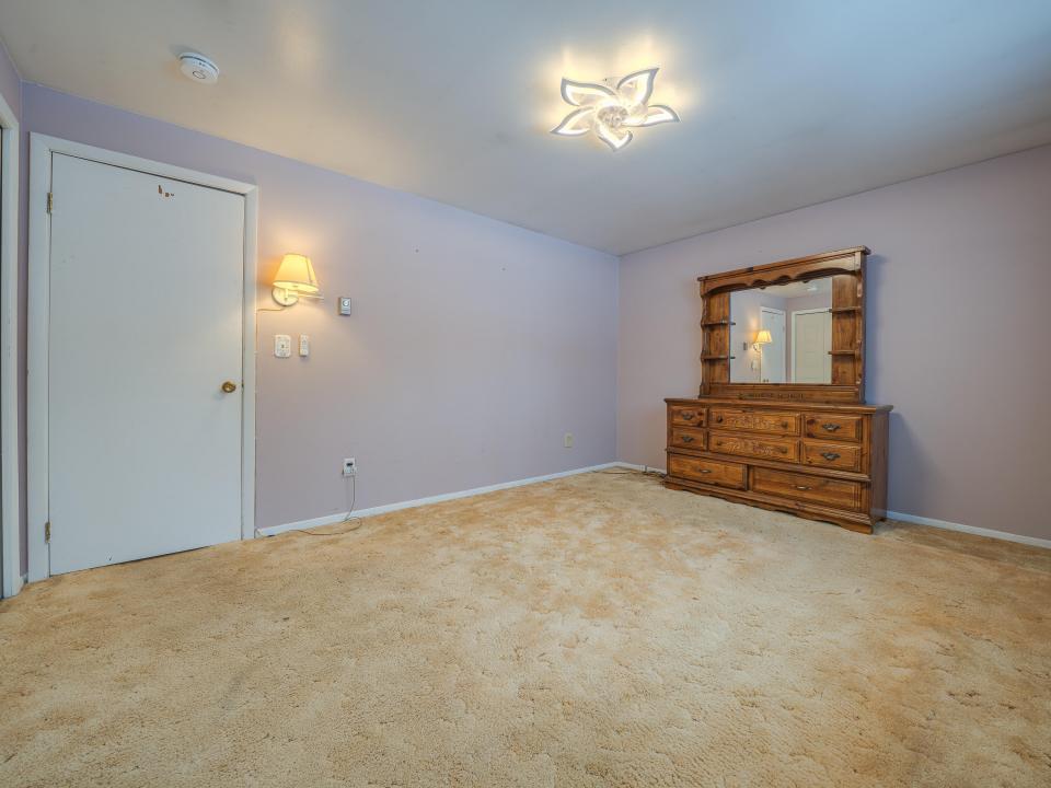 80 Sunset Ave-78