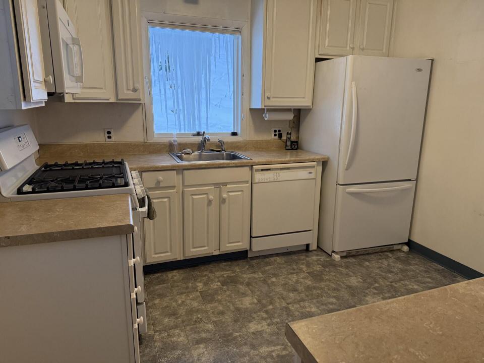 455 Park Ave Kitchen 2