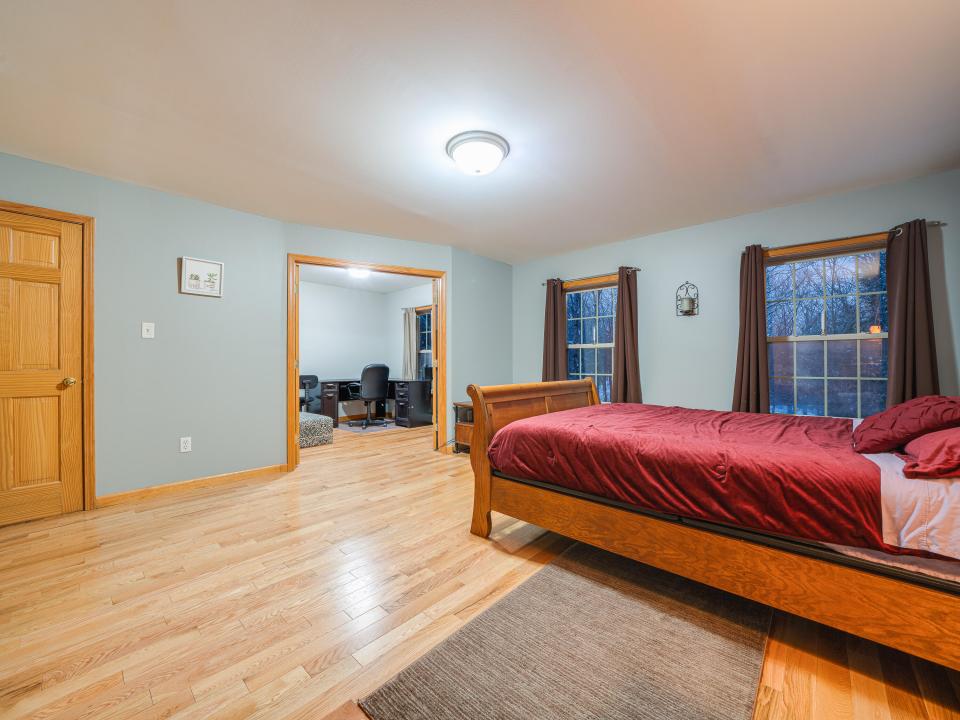 16 Robinwood (2025)-74