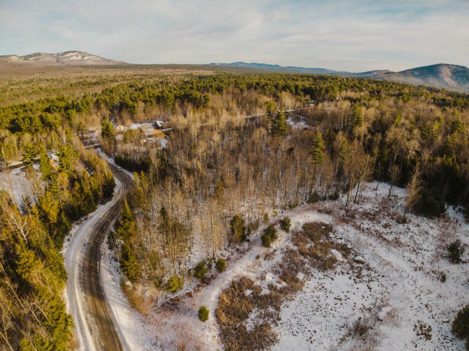 0-outlook-lane-wilmington-ny-12997-10