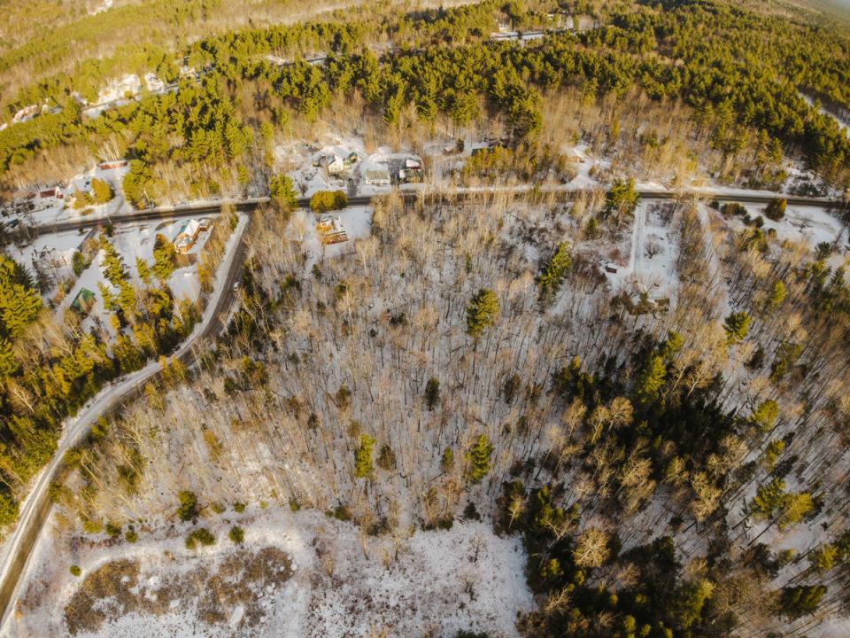 0-outlook-lane-wilmington-ny-12997-11