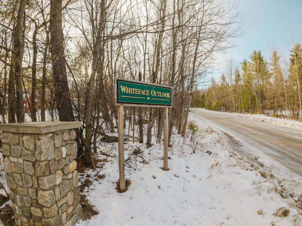 0-outlook-lane-wilmington-ny-12997-12