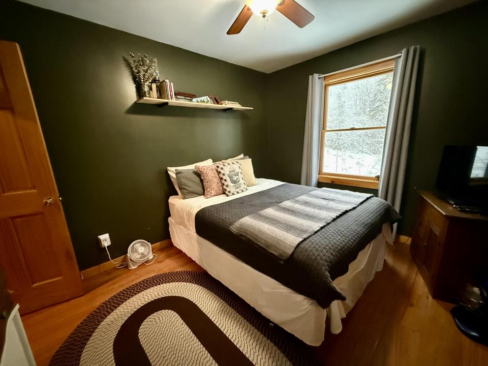 0BDA2B1A-1378-4963-920B-630E338DCC5F_1_2