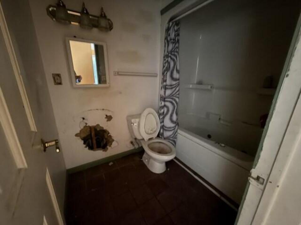 Bathroom_9