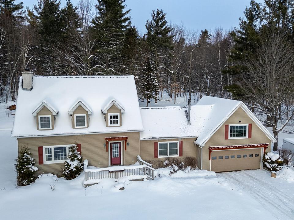 CapeCodOnFletcherFarm_A_Exterior_L