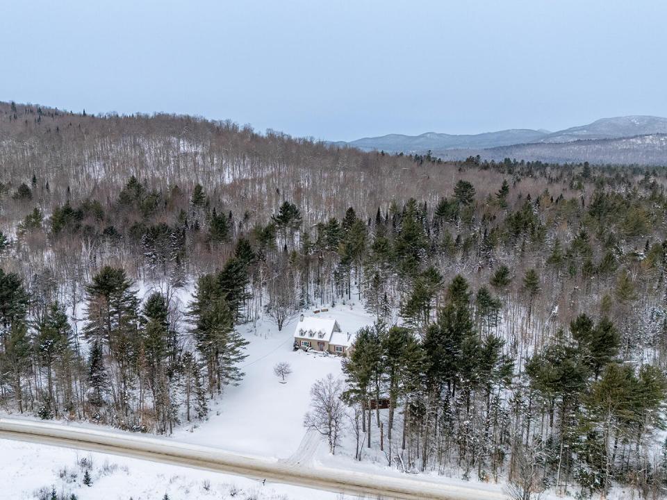 CapeCodOnFletcherFarm_A_Property_Front_R