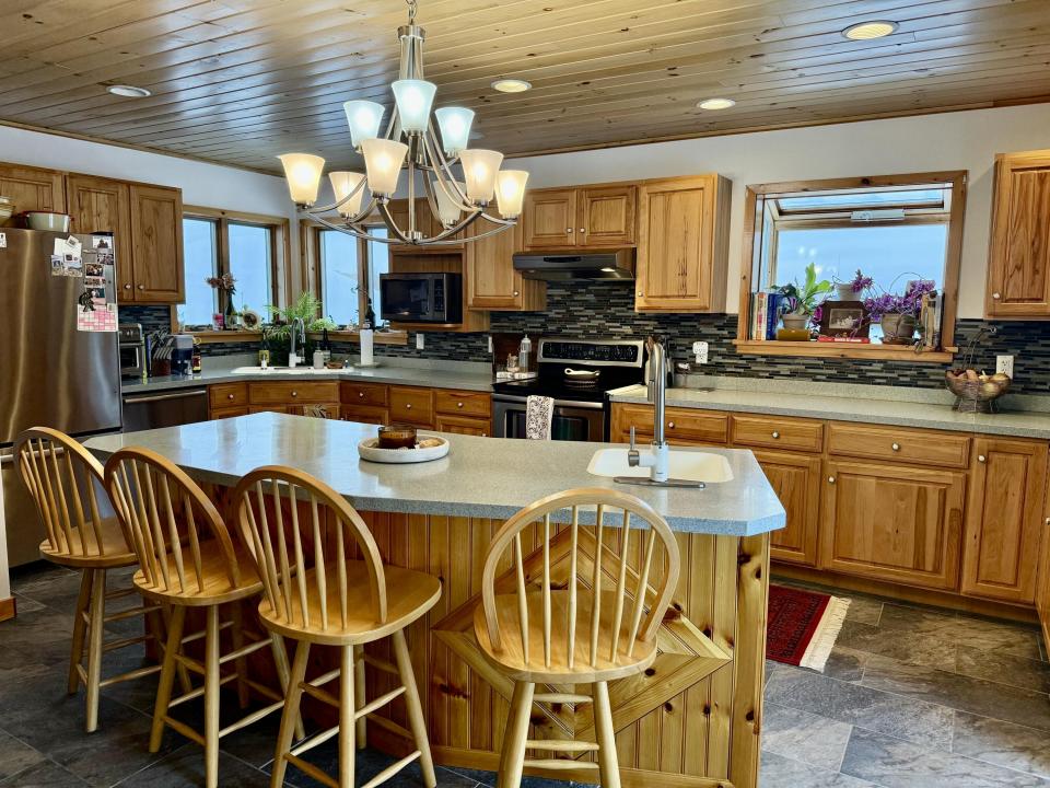 79E66327-0EB5-4CA6-870A-85213884A1C9_1_2