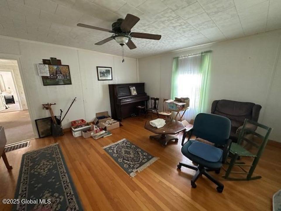 20250527222750388979000000-o