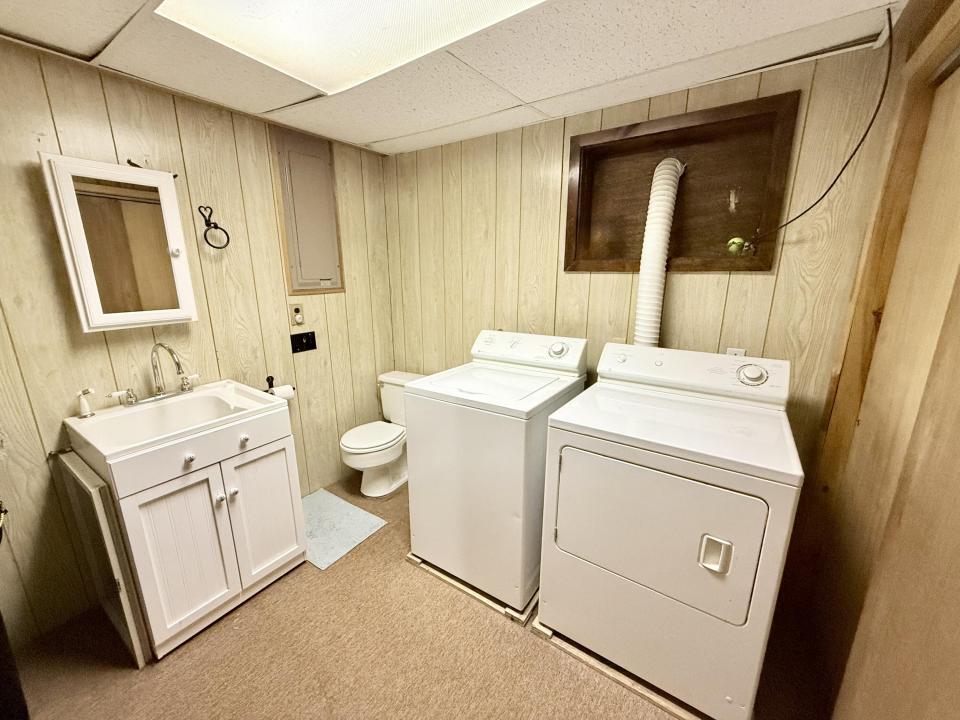 Half bathroom/laundry