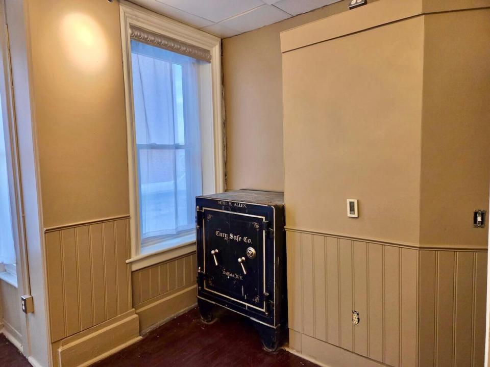 Apt 2