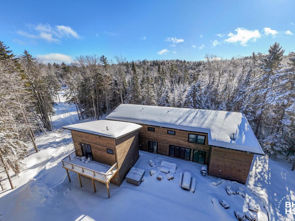 LakePlacidHomeOnLambs_A_Exterior_Back_WA